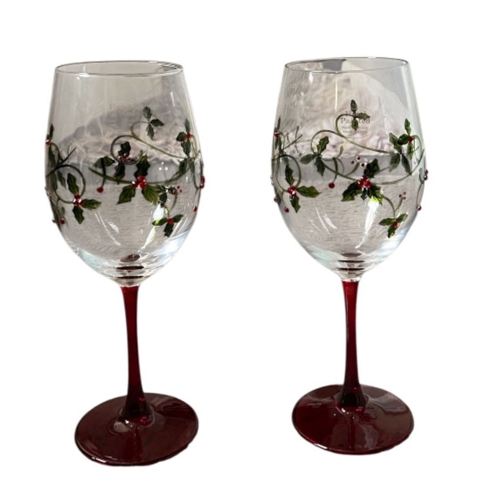 Set  Pfaltzgraff Winterberry hand-painted wine goblets.